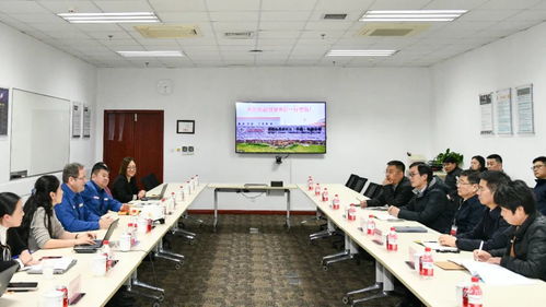 劉健走訪重點(diǎn)企業(yè)，強(qiáng)調(diào)當(dāng)好“金牌店小二”，全力支持企業(yè)在金山實(shí)現(xiàn)更大發(fā)展